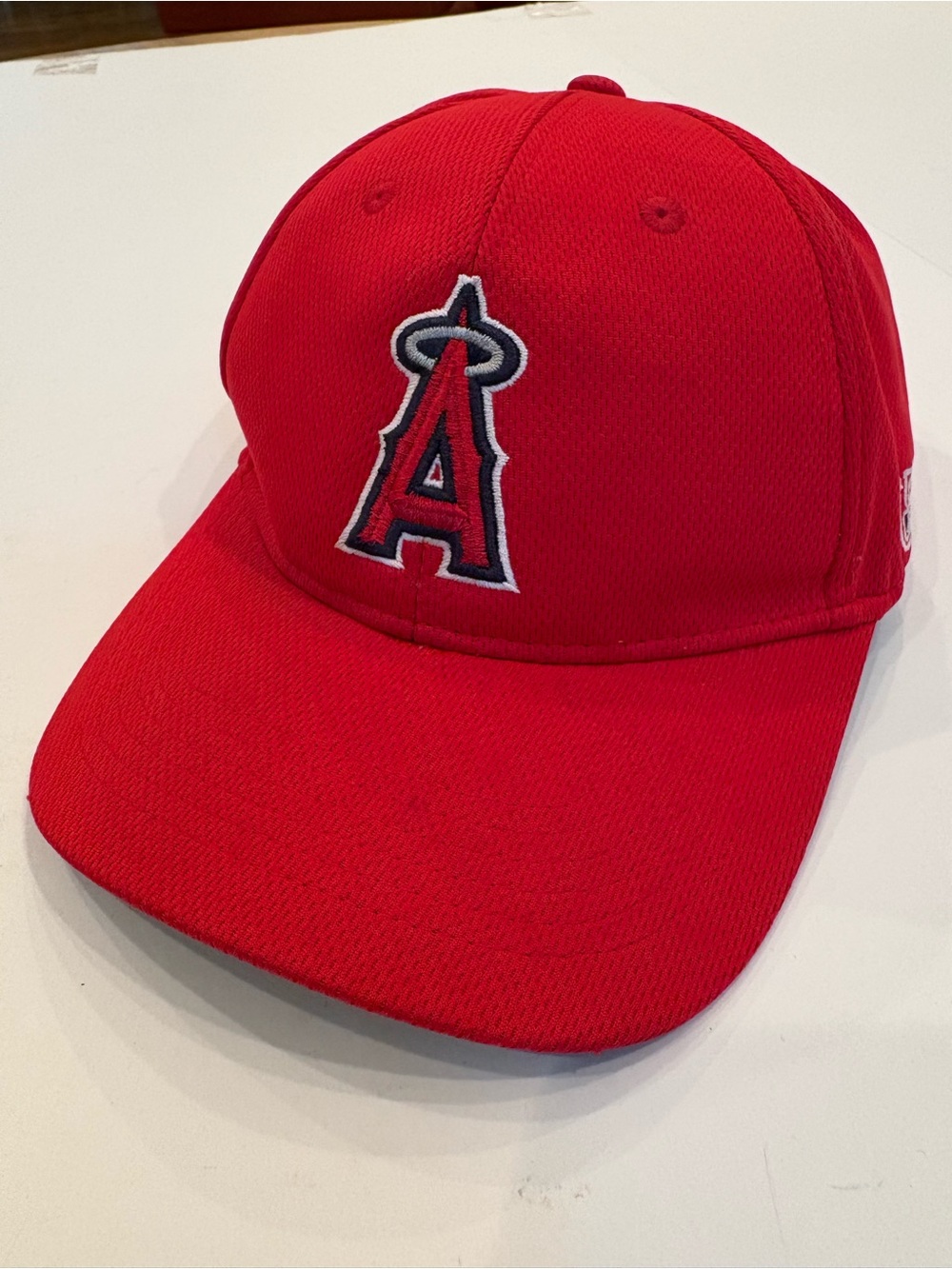 MLB Los Angeles Angles Red Baseball Cap w/Embroidered 'A' Logo-adjustable hat